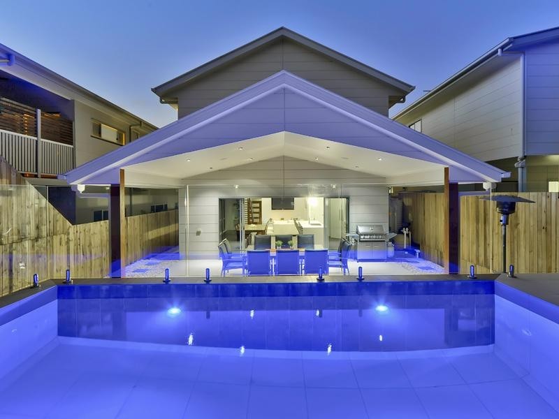 155 Macrossan Avenue, Norman Park QLD 4170