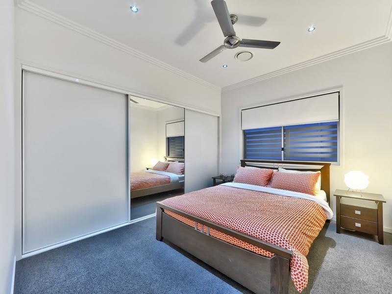 155 Macrossan Avenue, Norman Park QLD 4170