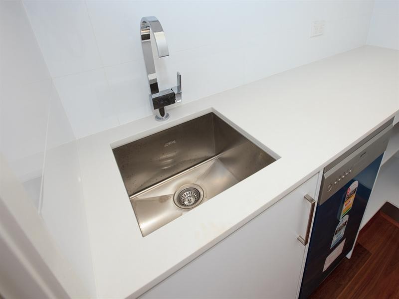 84 Fifth Avenue, Balmoral QLD 4171