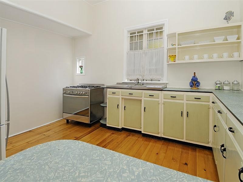 92 Lade Street, Coorparoo QLD 4151