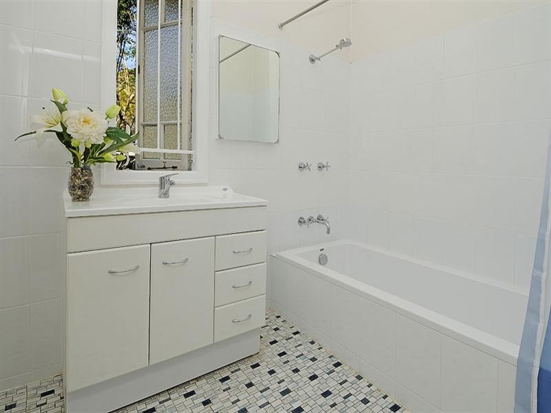 92 Lade Street, Coorparoo QLD 4151