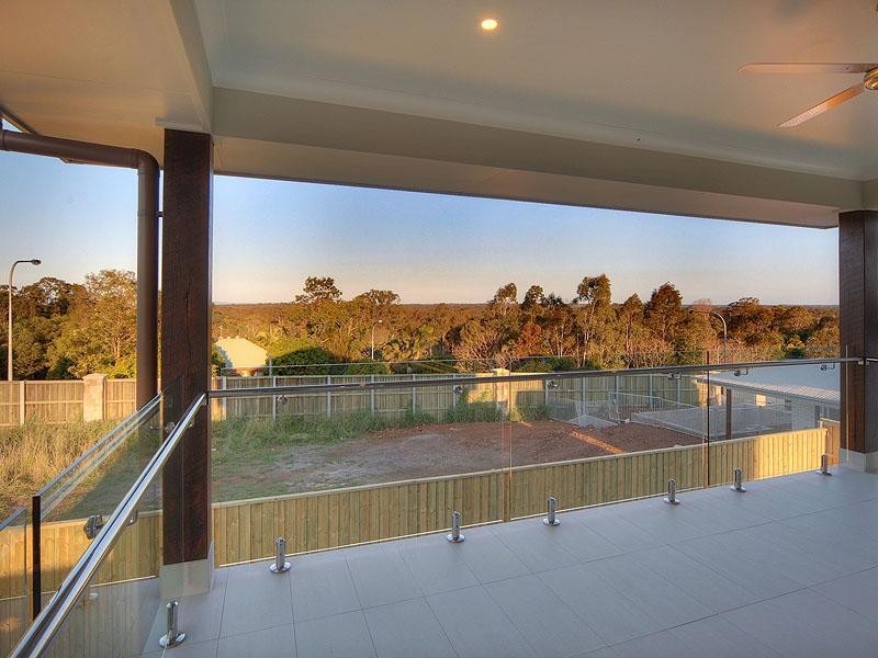 68 Rowland Avenue, Wakerley QLD 4154