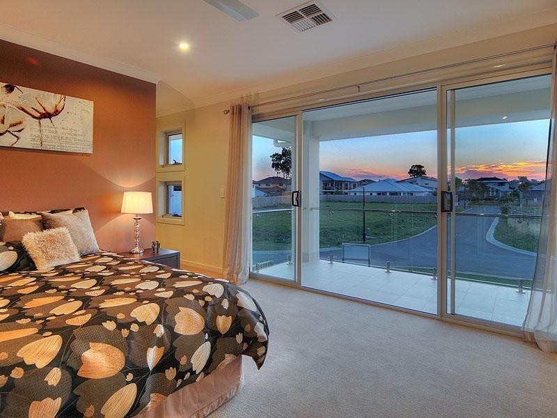 68 Rowland Avenue, Wakerley QLD 4154