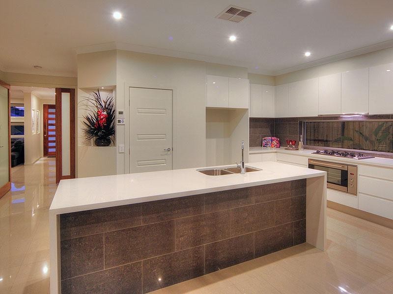 68 Rowland Avenue, Wakerley QLD 4154