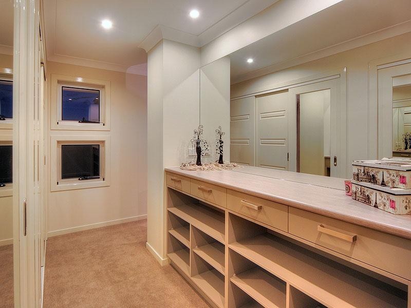 68 Rowland Avenue, Wakerley QLD 4154