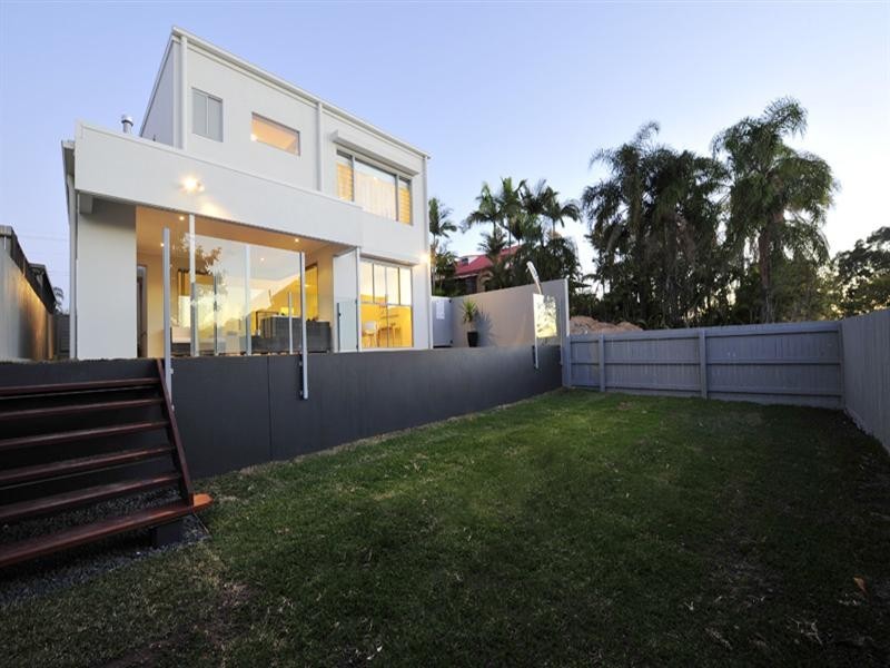 102A Fifth Avenue, Balmoral QLD 4171