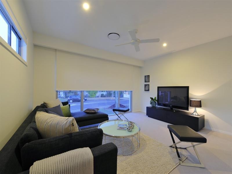 102A Fifth Avenue, Balmoral QLD 4171