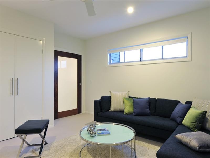 102A Fifth Avenue, Balmoral QLD 4171