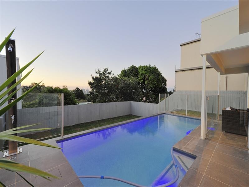 102A Fifth Avenue, Balmoral QLD 4171