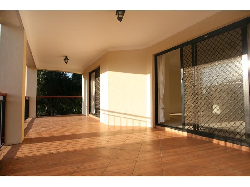 8/330 Hawthorne Road, Hawthorne QLD 4171