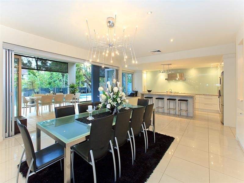 33 Aaron Avenue, Hawthorne QLD 4171