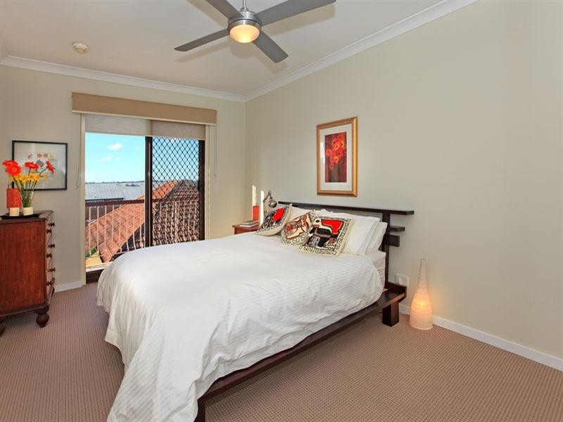 8/70 Kirkland Avenue, Coorparoo QLD 4151