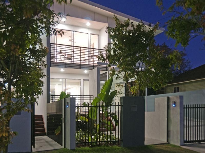 17 Walter Street, Bulimba QLD 4171