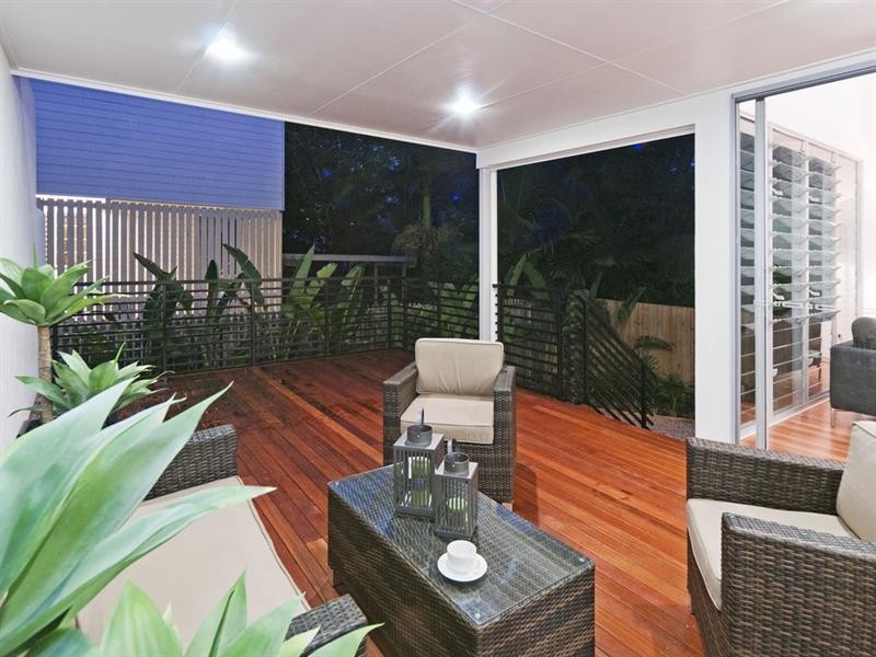 17 Walter Street, Bulimba QLD 4171