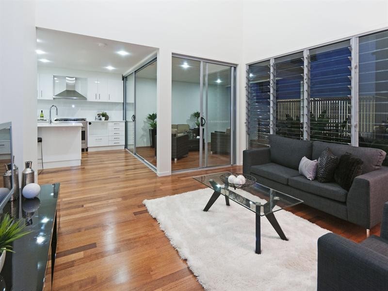17 Walter Street, Bulimba QLD 4171