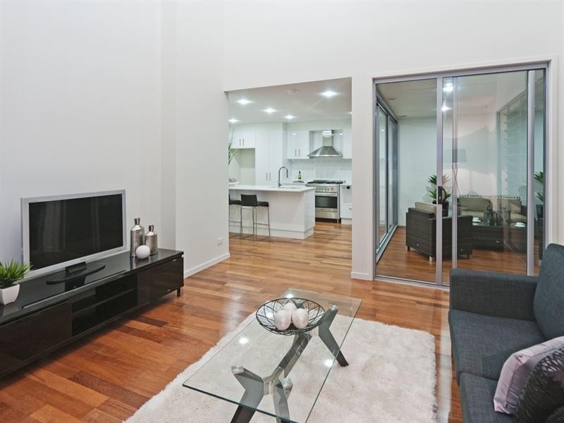 17 Walter Street, Bulimba QLD 4171