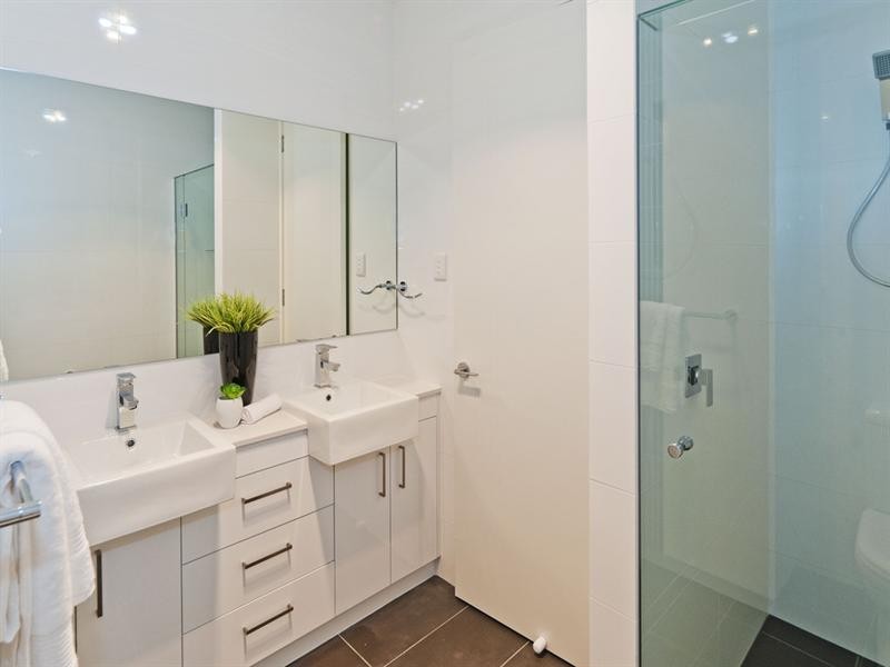 17 Walter Street, Bulimba QLD 4171