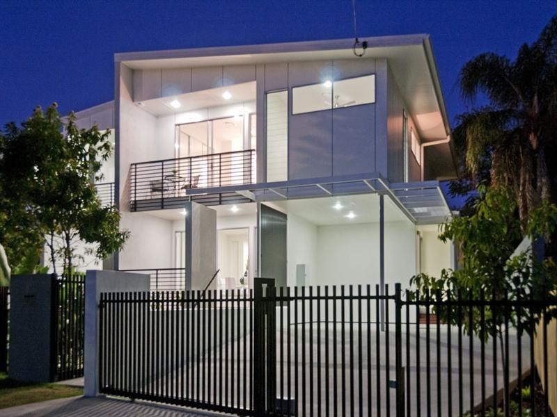17 Walter Street, Bulimba QLD 4171