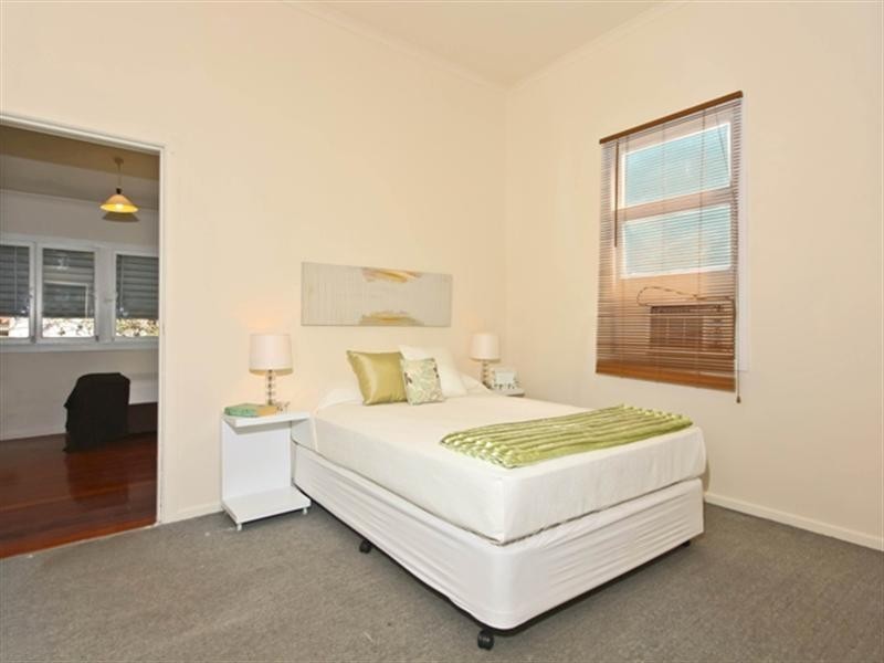 4 Geelong Street, East Brisbane QLD 4169