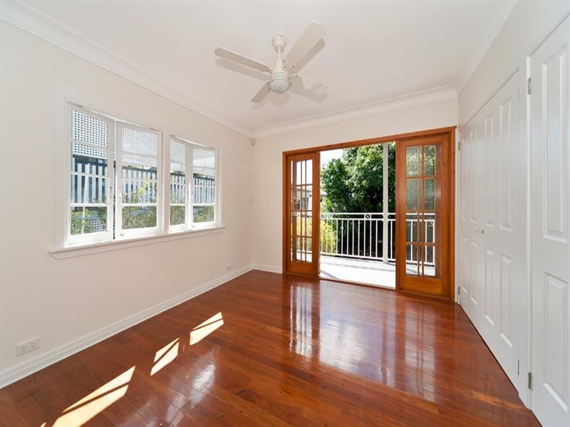 11 Leura Avenue, Hawthorne QLD 4171