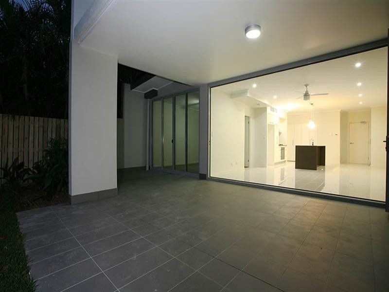 64 Barton Road, Hawthorne QLD 4171