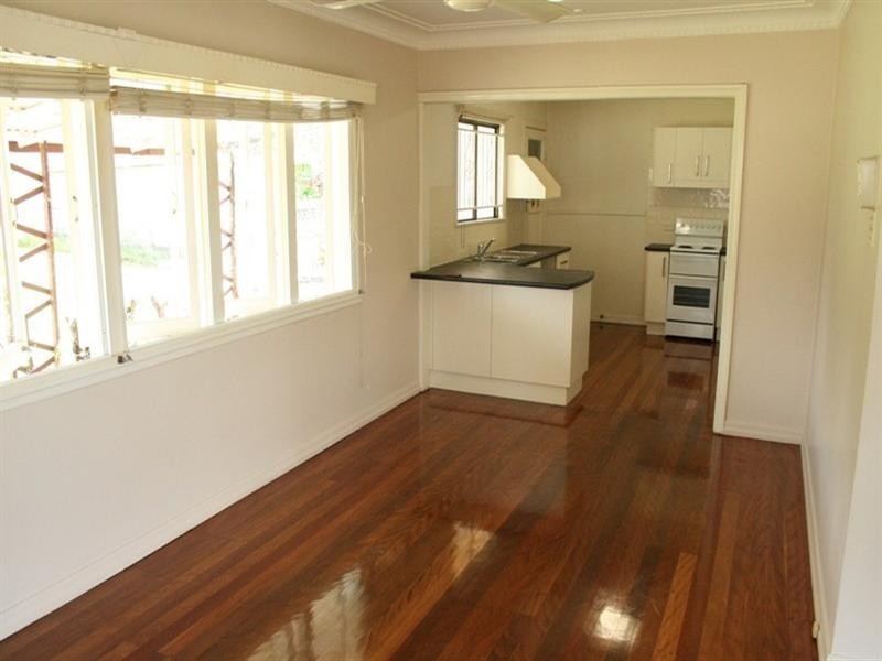 7 Delsie Street, Cannon Hill QLD 4170