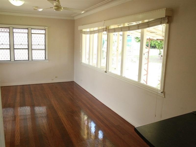 7 Delsie Street, Cannon Hill QLD 4170