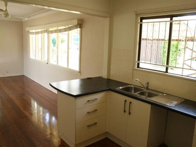 7 Delsie Street, Cannon Hill QLD 4170