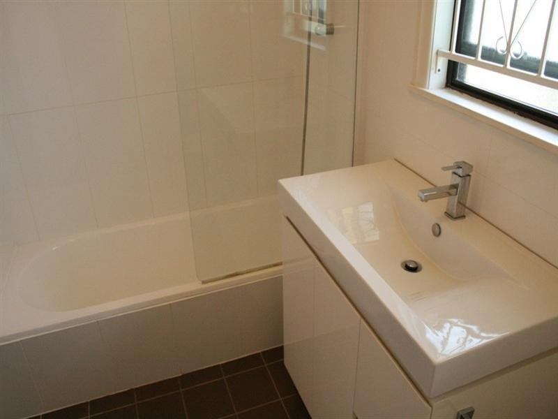 7 Delsie Street, Cannon Hill QLD 4170