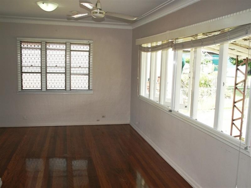 7 Delsie Street, Cannon Hill QLD 4170