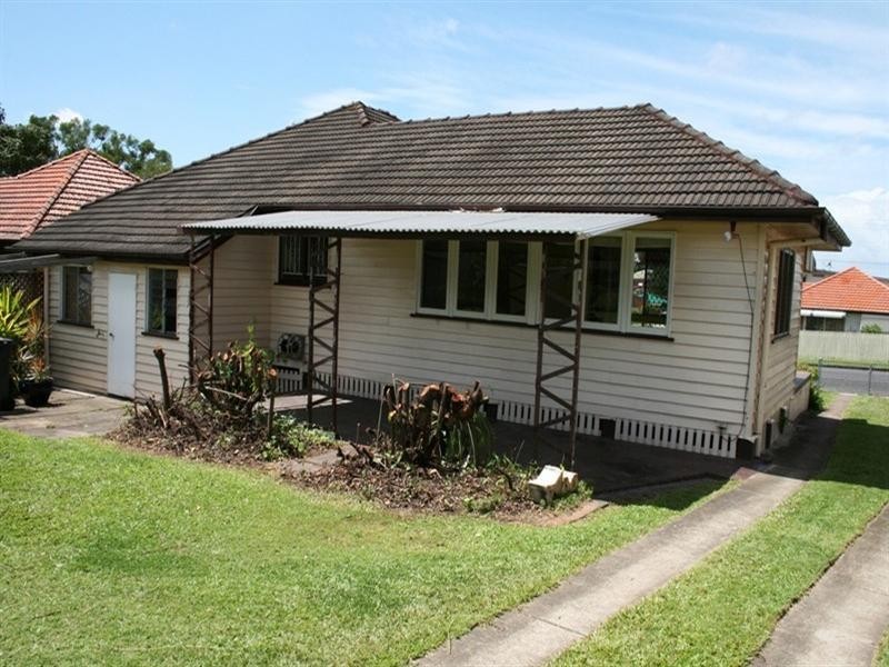 7 Delsie Street, Cannon Hill QLD 4170