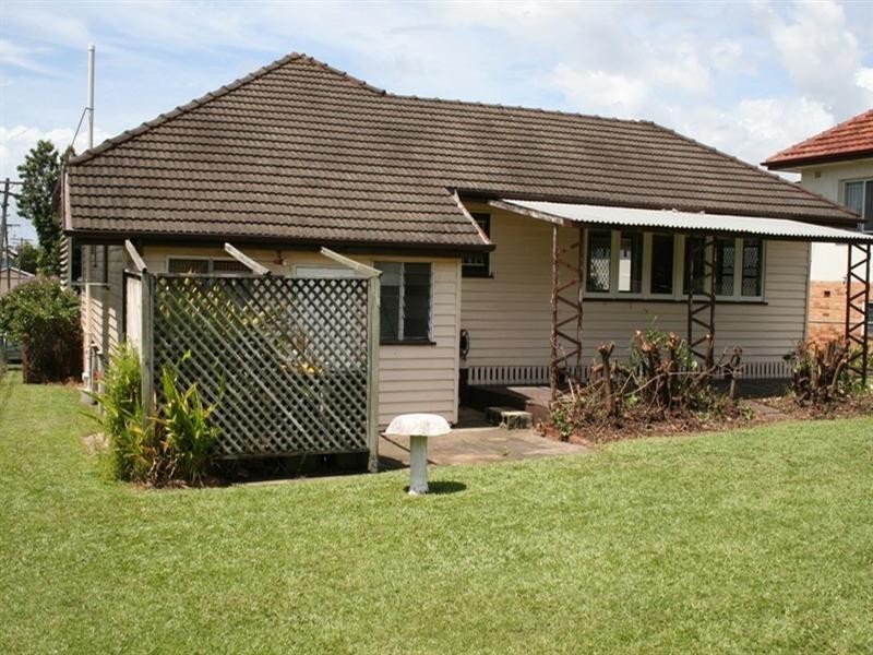 7 Delsie Street, Cannon Hill QLD 4170