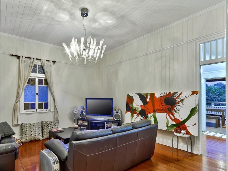 11 Karthina Street, Bulimba QLD 4171