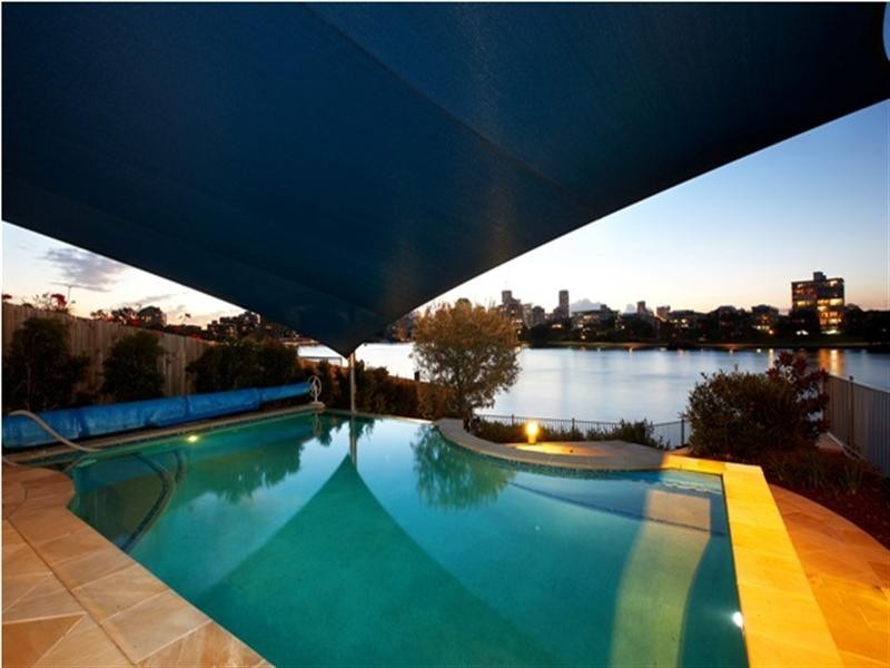 East Brisbane QLD 4169