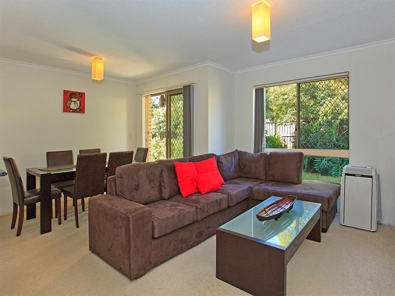 1/19 Edith Street, Greenslopes QLD 4120