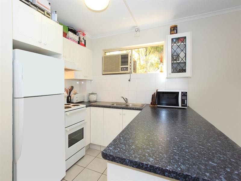 1/19 Edith Street, Greenslopes QLD 4120