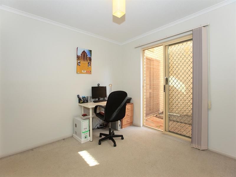 1/19 Edith Street, Greenslopes QLD 4120