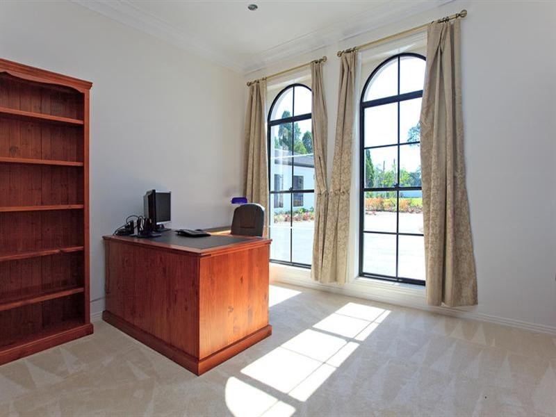 393 Boston Road, Belmont QLD 4153