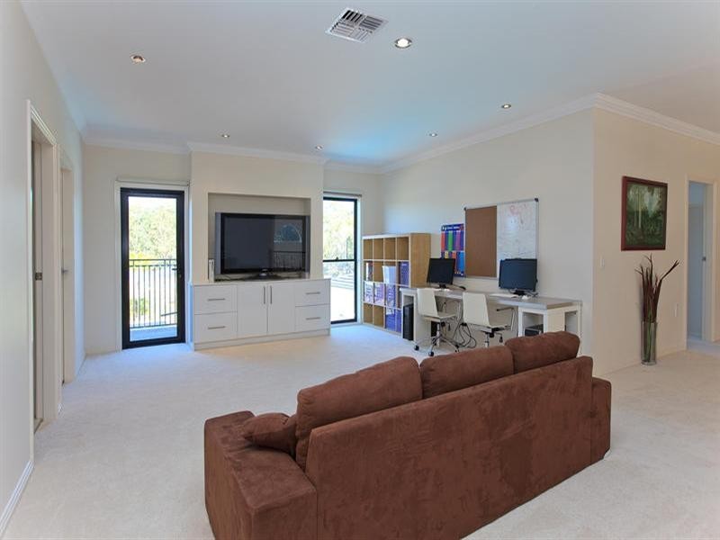 393 Boston Road, Belmont QLD 4153