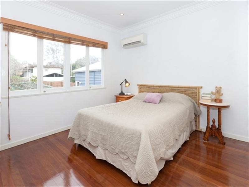 24 Kelsey Street, Coorparoo QLD 4151