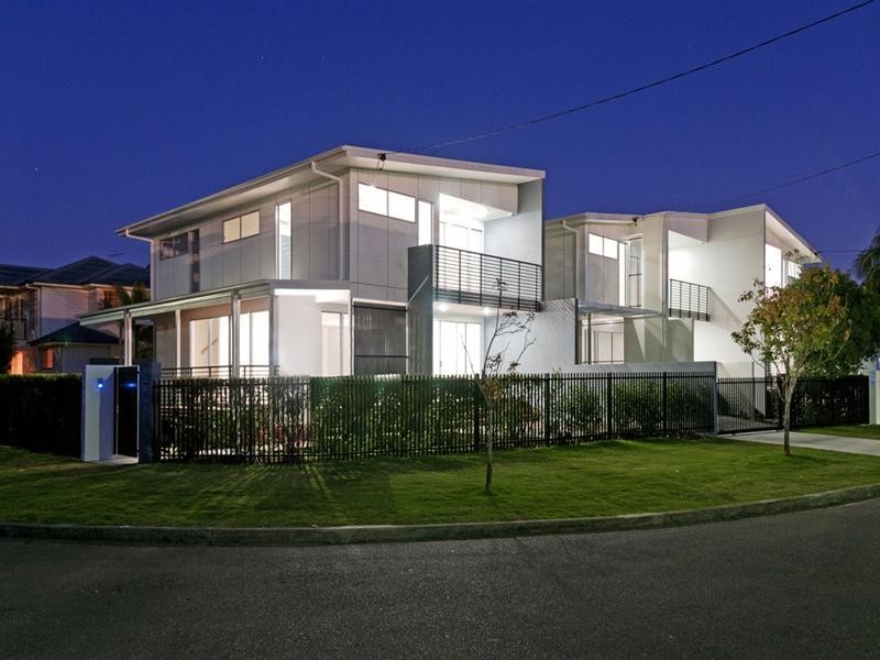 8 Redcar Street, Bulimba QLD 4171