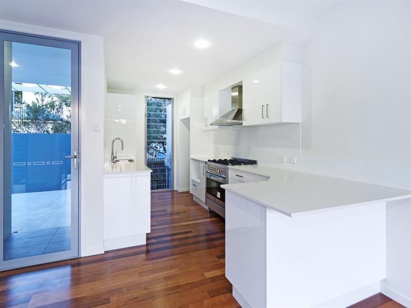 8 Redcar Street, Bulimba QLD 4171