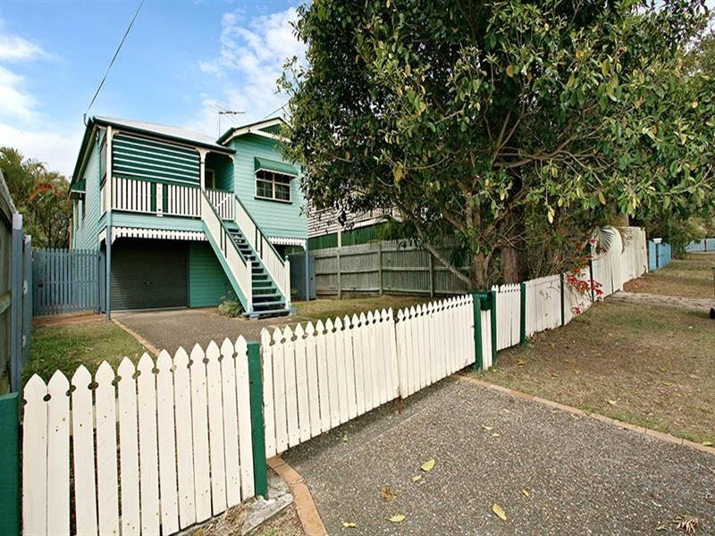 16 Moore Street, Morningside QLD 4170