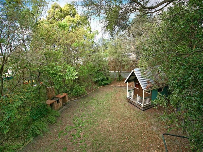16 Moore Street, Morningside QLD 4170