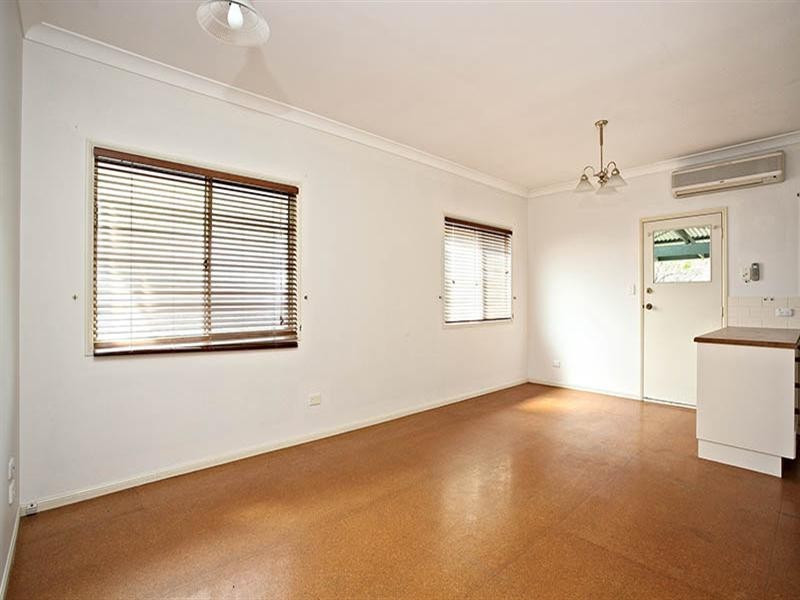 16 Moore Street, Morningside QLD 4170