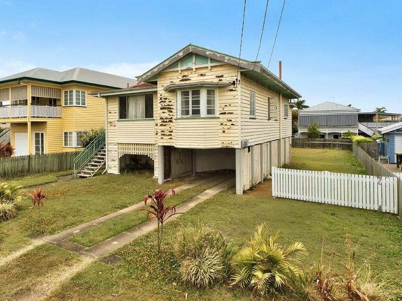 16 Blackheath Avenue, Hawthorne QLD 4171