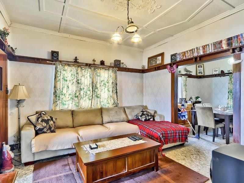 16 Blackheath Avenue, Hawthorne QLD 4171