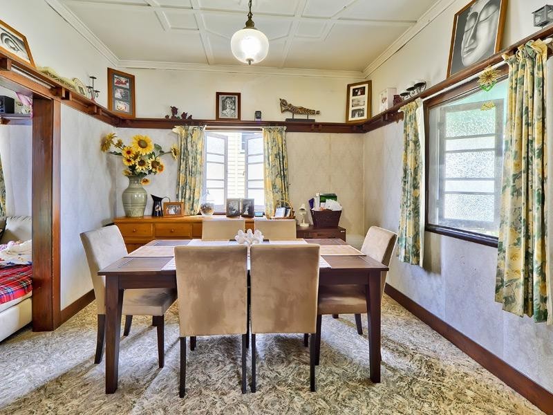 16 Blackheath Avenue, Hawthorne QLD 4171