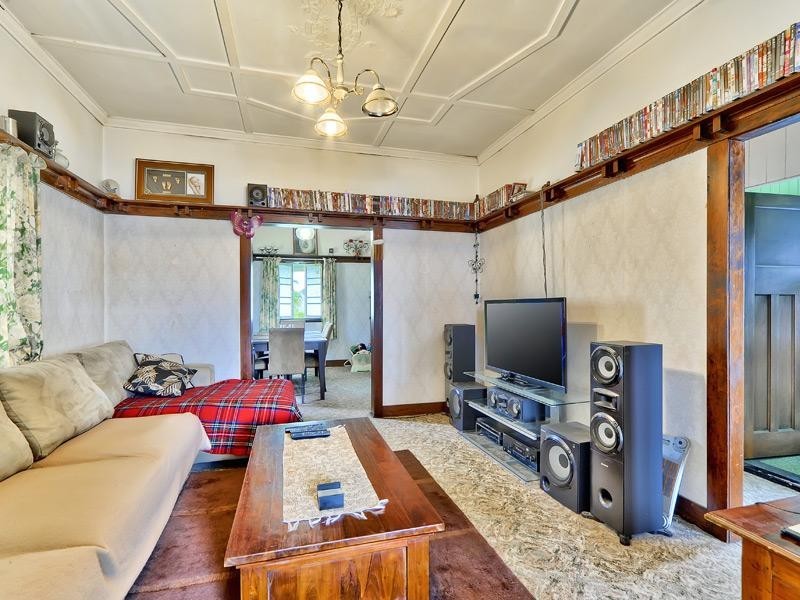 16 Blackheath Avenue, Hawthorne QLD 4171