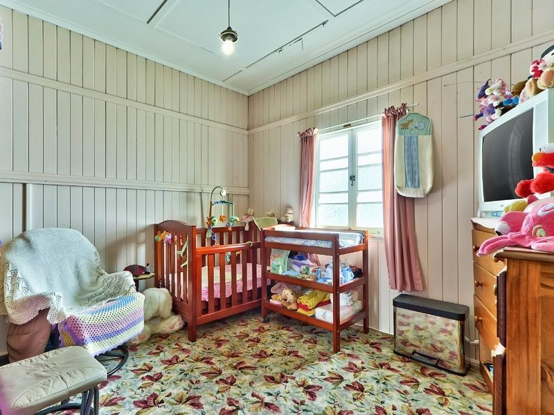 16 Blackheath Avenue, Hawthorne QLD 4171